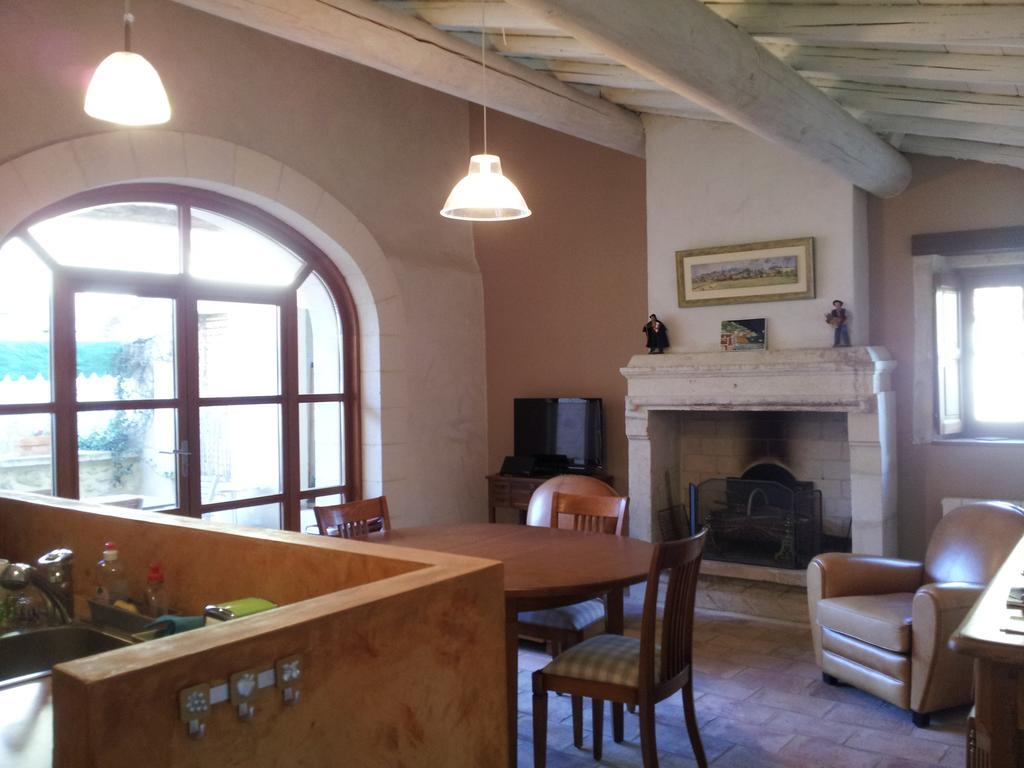 Apartamento Le Petit Domeynes Habitación foto